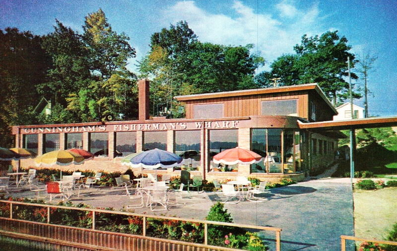 River Crab Blue Water Inn (Stew Cunninghams Fishermans Wharf) - Vintage Postcard